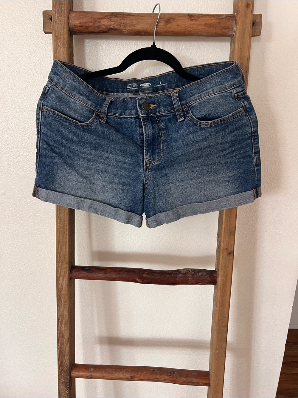 Old Navy Mid-Rise Rolled Hem Denim Shorts - Blue